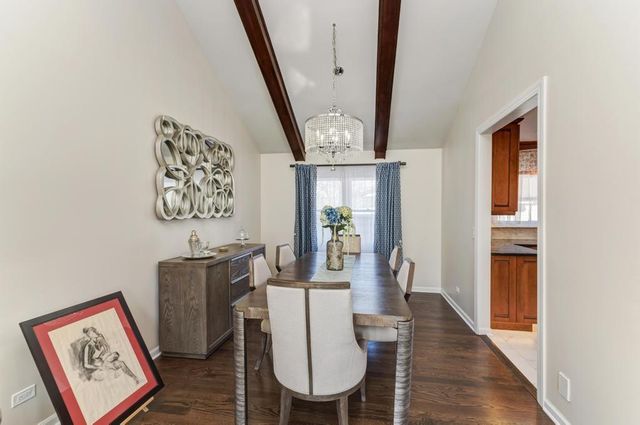 1030 W Kendall Terrace, Addison, IL 60101