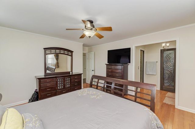 1030 W Kendall Terrace, Addison, IL 60101