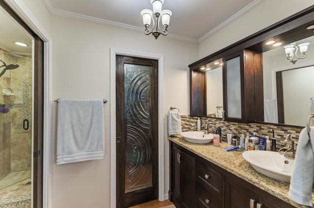 1030 W Kendall Terrace, Addison, IL 60101