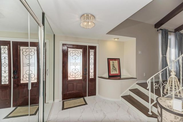 1030 W Kendall Terrace, Addison, IL 60101