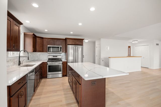 679 Pheasant Ridge Drive, Brandon Charter Twp, MI 48462
