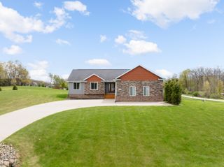 679 Pheasant Ridge Drive, Brandon Charter Twp, MI 48462