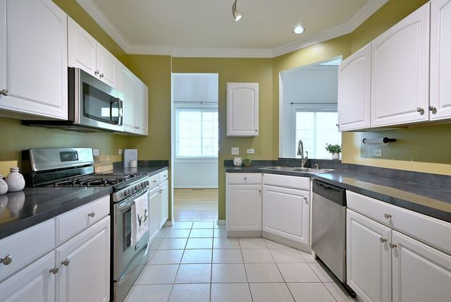 920 Highgate Lane, Grayslake, IL 60030