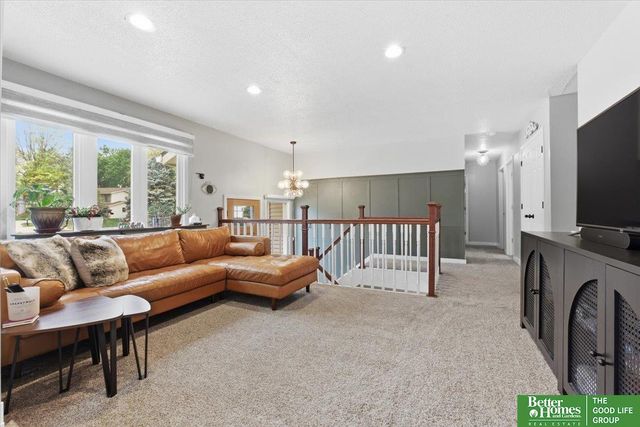 15106 Jackson Street, Omaha, NE 68154