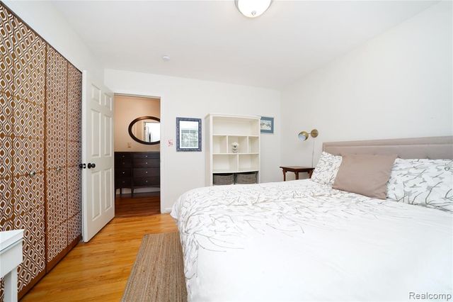 34361 Quaker Valley Road, Farmington Hills, MI 48331