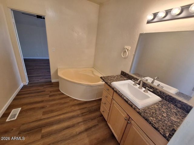 249 S WINTERHAVEN --, Mesa, AZ 85204