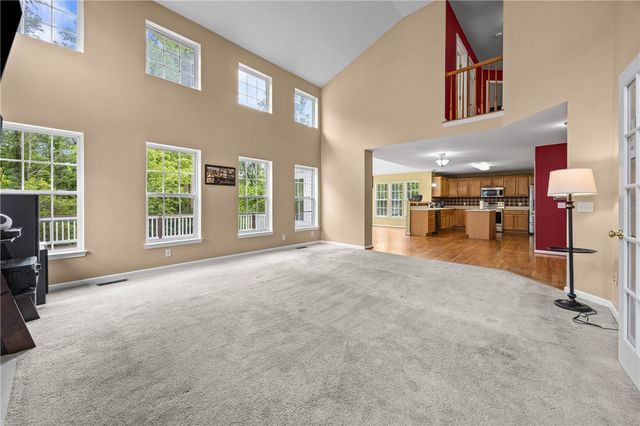 1310 Surrey Garden, Webster, NY 14580