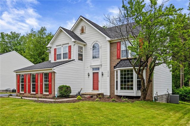 1310 Surrey Garden, Webster, NY 14580