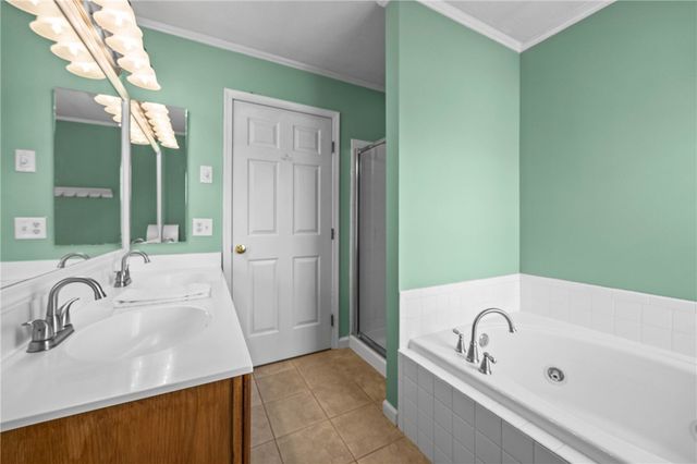 1310 Surrey Garden, Webster, NY 14580