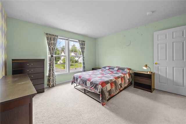 1310 Surrey Garden, Webster, NY 14580