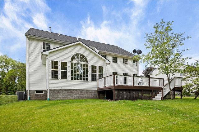 1310 Surrey Garden, Webster, NY 14580