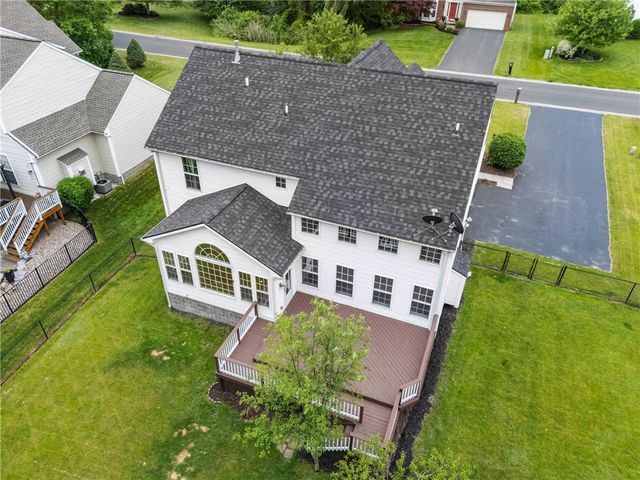1310 Surrey Garden, Webster, NY 14580