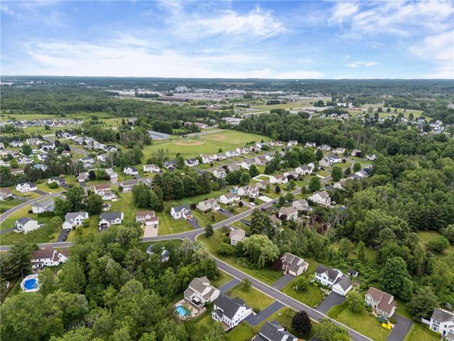 1310 Surrey Garden, Webster, NY 14580