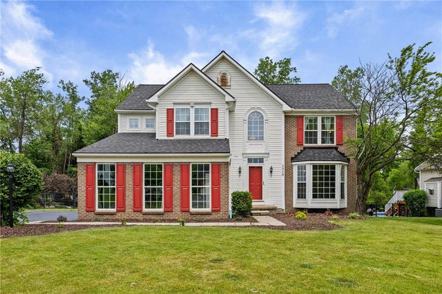 1310 Surrey Garden, Webster, NY 14580