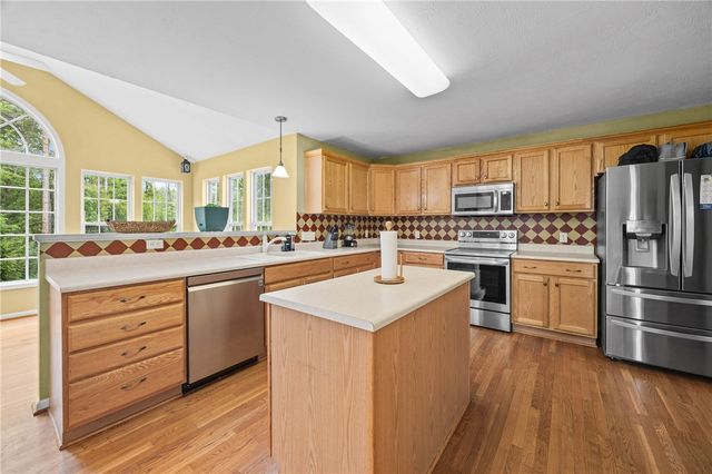 1310 Surrey Garden, Webster, NY 14580