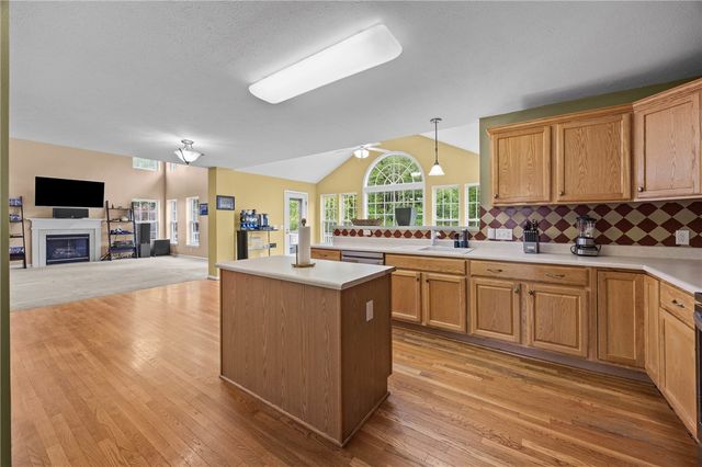 1310 Surrey Garden, Webster, NY 14580