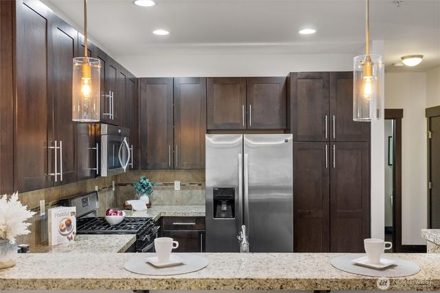 4000 NE 3rd Place, Renton, WA 98056