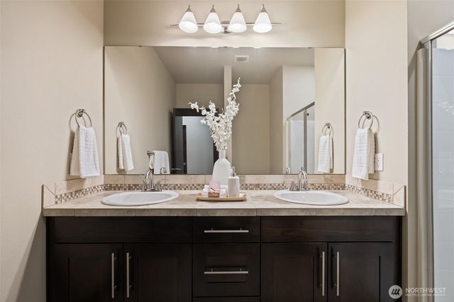 4000 NE 3rd Place, Renton, WA 98056