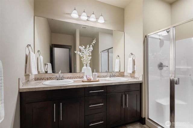 4000 NE 3rd Place, Renton, WA 98056