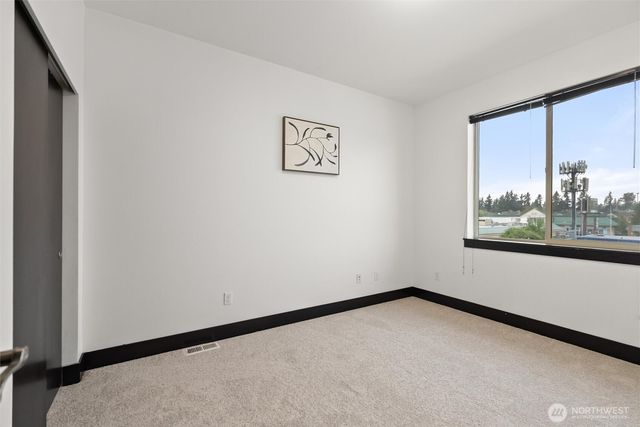 4000 NE 3rd Place, Renton, WA 98056