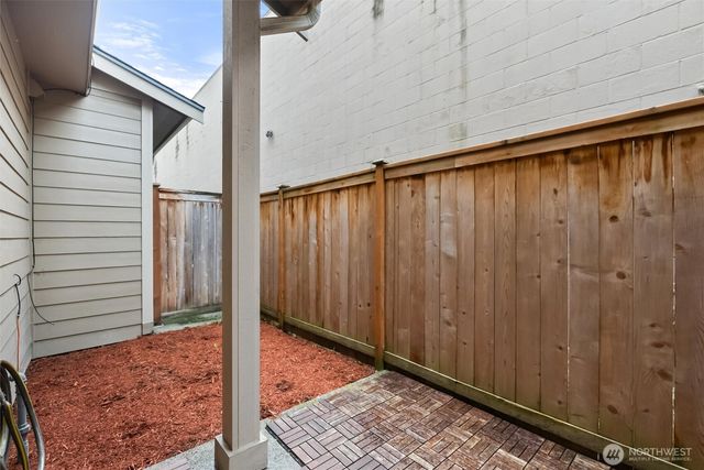 4000 NE 3rd Place, Renton, WA 98056