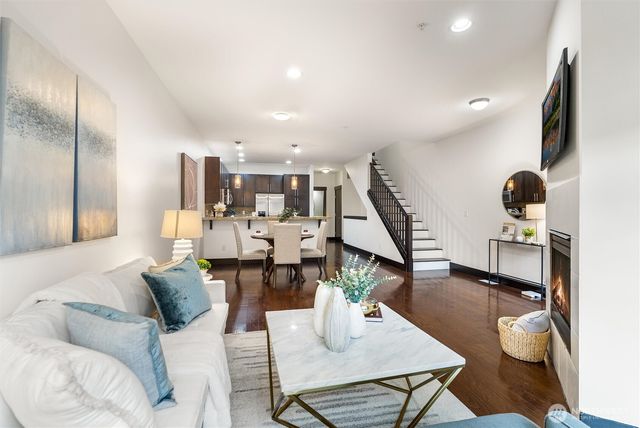 4000 NE 3rd Place, Renton, WA 98056