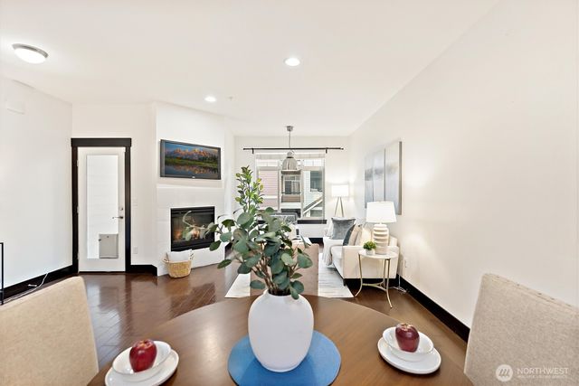 4000 NE 3rd Place, Renton, WA 98056