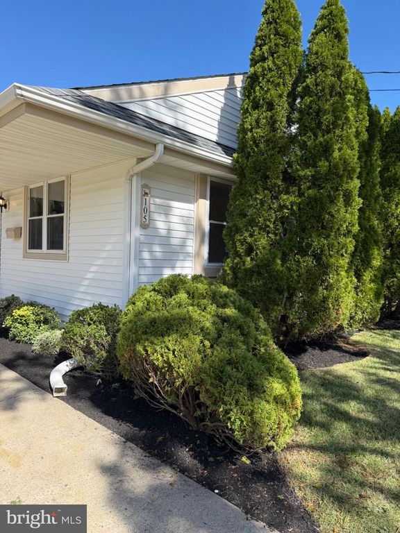 105 HOLLY DR, WEST DEPTFORD, NJ 08096 — photo 2