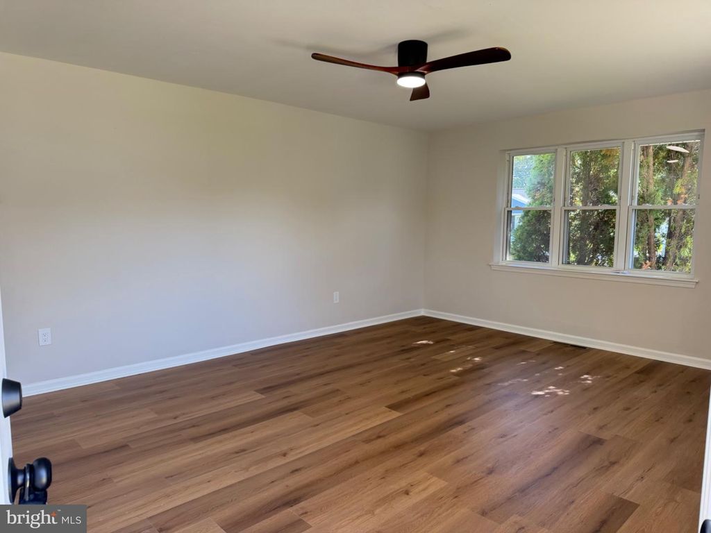 105 HOLLY DR, WEST DEPTFORD, NJ 08096 — photo 4