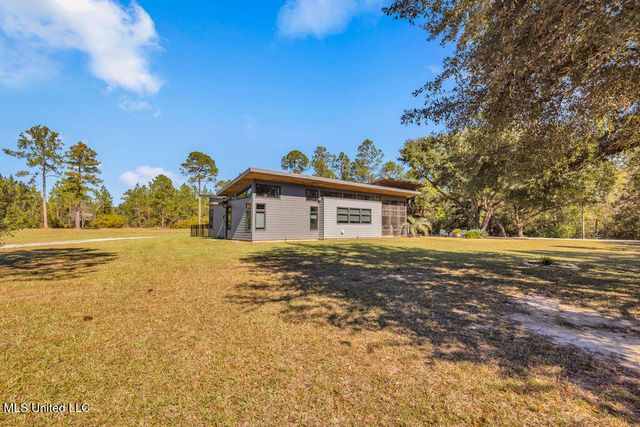 5084 Firetower Road, Kiln, MS 39556