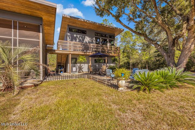 5084 Firetower Road, Kiln, MS 39556