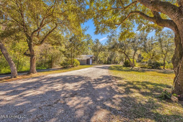 5084 Firetower Road, Kiln, MS 39556