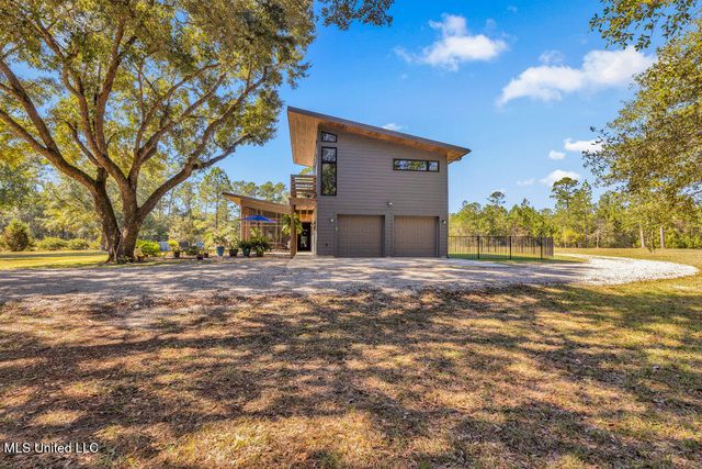 5084 Firetower Road, Kiln, MS 39556