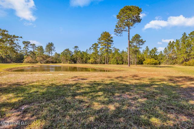 5084 Firetower Road, Kiln, MS 39556
