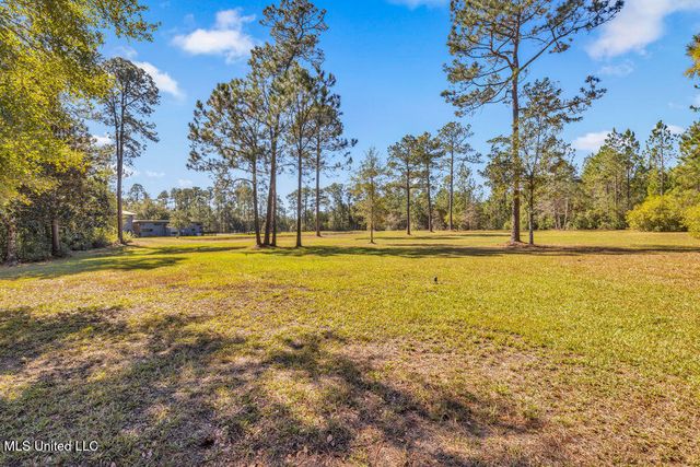 5084 Firetower Road, Kiln, MS 39556