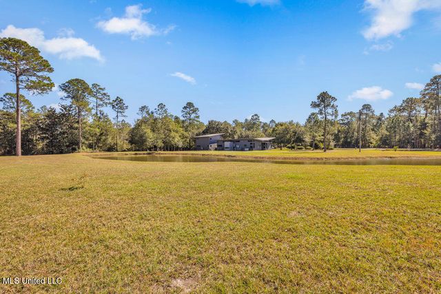 5084 Firetower Road, Kiln, MS 39556