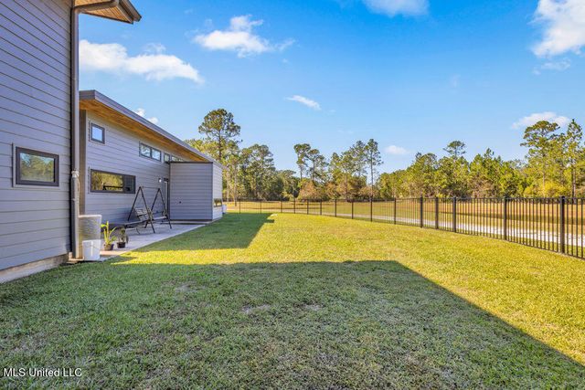 5084 Firetower Road, Kiln, MS 39556