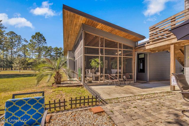 5084 Firetower Road, Kiln, MS 39556