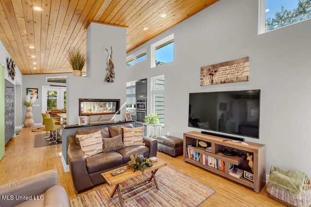 5084 Firetower Road, Kiln, MS 39556