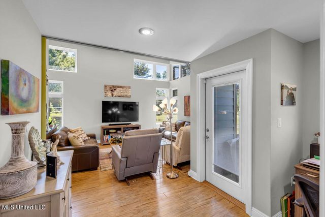 5084 Firetower Road, Kiln, MS 39556