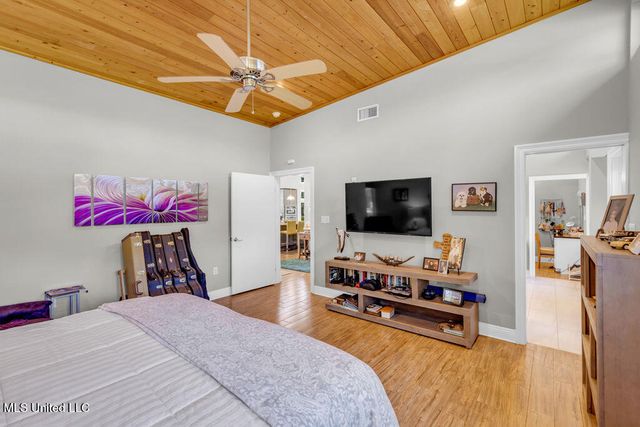 5084 Firetower Road, Kiln, MS 39556