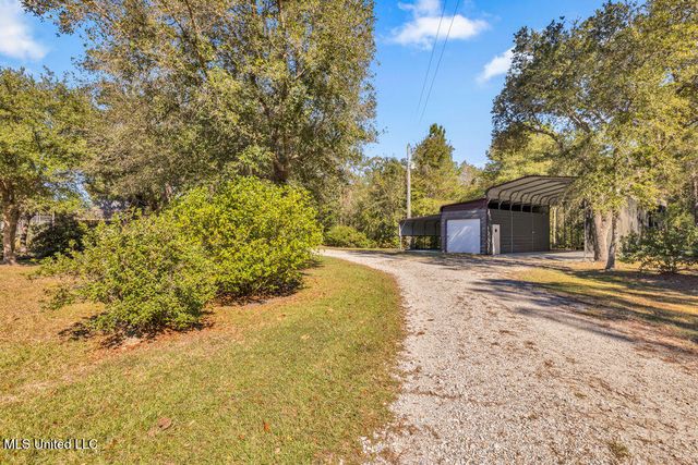 5084 Firetower Road, Kiln, MS 39556