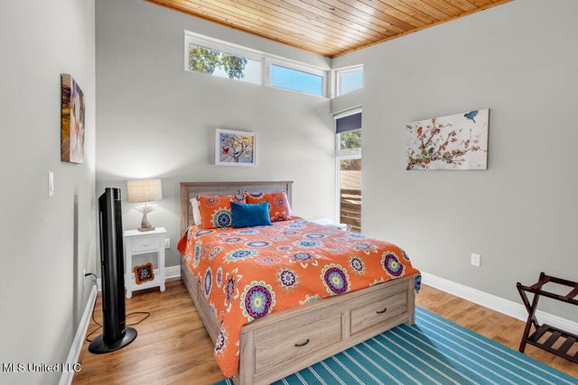 5084 Firetower Road, Kiln, MS 39556