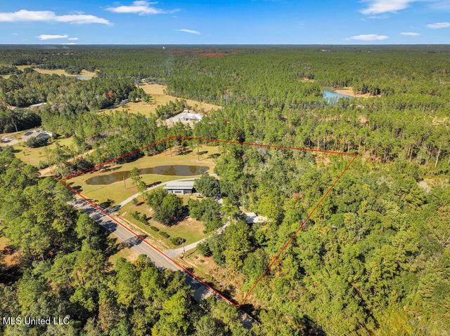 5084 Firetower Road, Kiln, MS 39556
