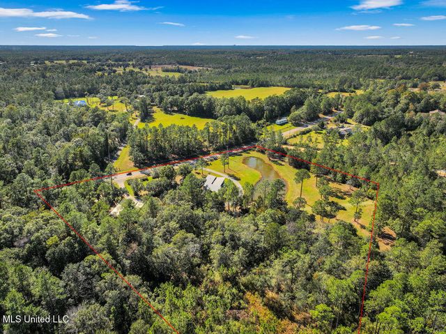 5084 Firetower Road, Kiln, MS 39556