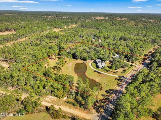 5084 Firetower Road, Kiln, MS 39556