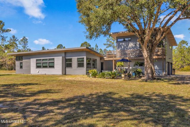 5084 Firetower Road, Kiln, MS 39556