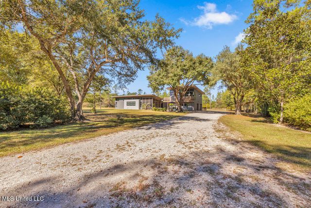 5084 Firetower Road, Kiln, MS 39556