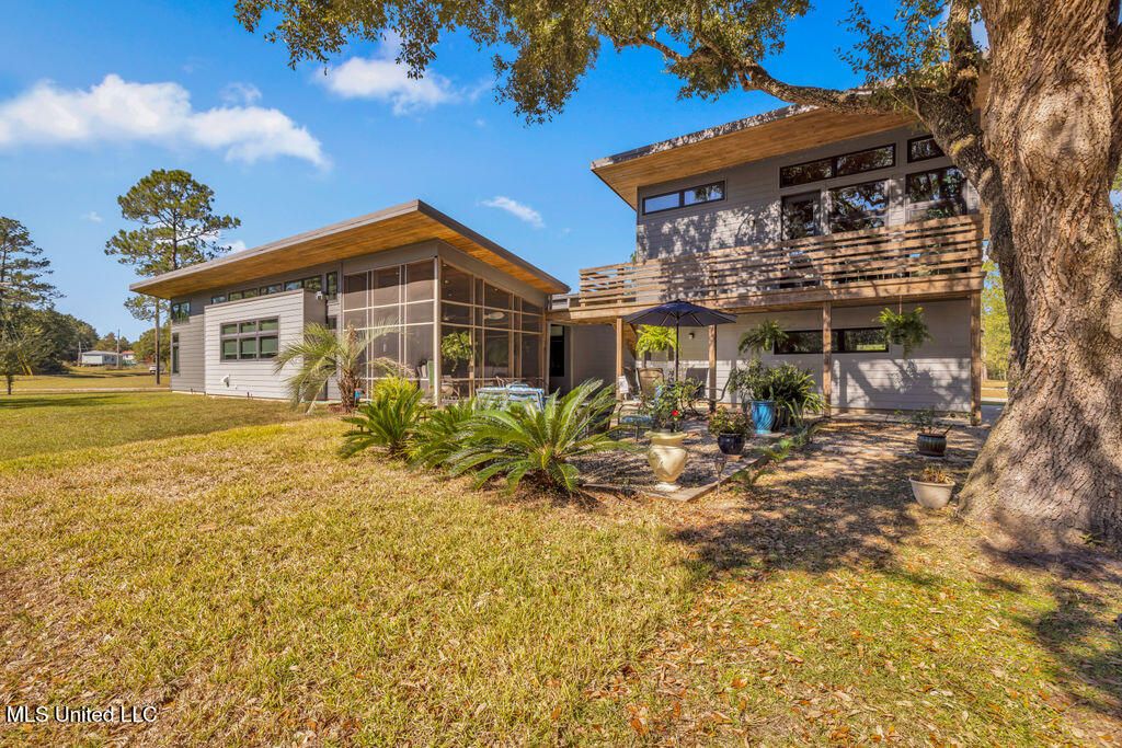 5084 Firetower Road, Kiln, MS 39556