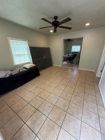 305 Johnson Street, Pasadena, TX 77506